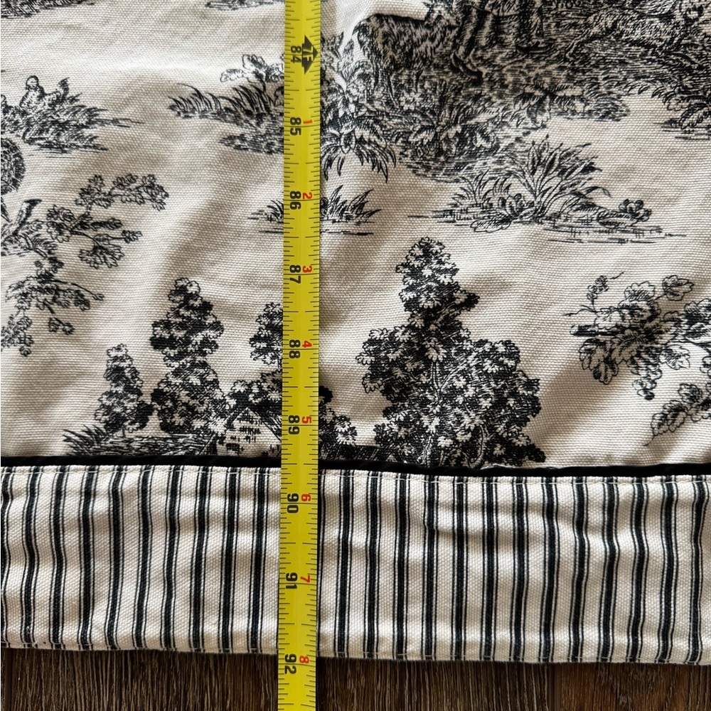 Waverly Garden Room Black and White Toile Print Tablecloth - Picture 6 of 10